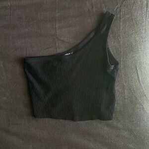 One shoulder top